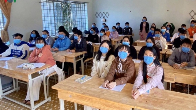 Nhiều địa phương đảm bảo cho học sinh đi học trở lại