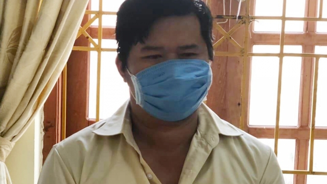 Dùng búa đánh chết bố đẻ