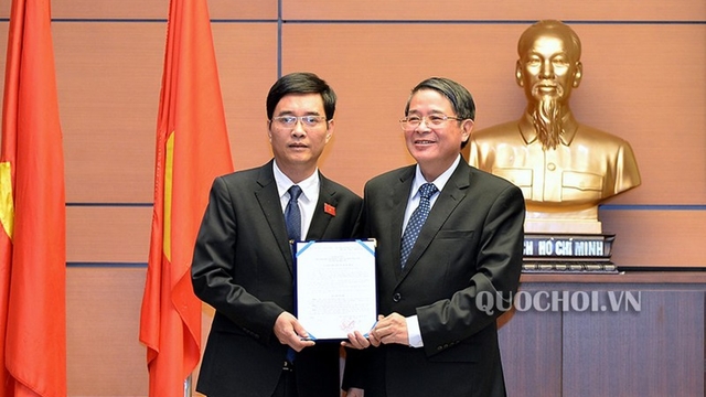 Công bố Nghị quyết của Ủy ban Thường vụ Quốc hội về công tác cán bộ