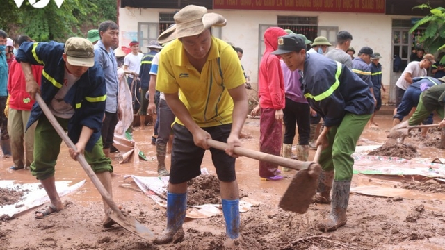 Nậm Nhừ khắc phục hậu quả trận lũ quét càn qua