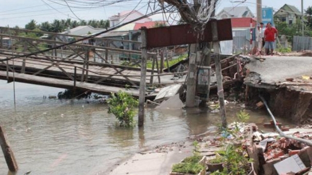 Ứng phó sạt lở ĐBSCL: Đứng ngồi không yên cạnh sạt lở