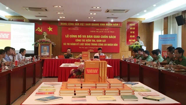 Bộ Công an công bố cuốn sách về kiểm tra, kỷ luật Đảng trong Công an Nhân dân