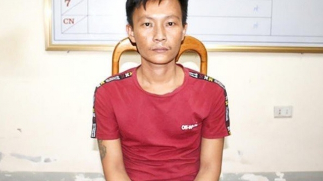 Say rượu, nửa đêm nam thanh niên xách dao vào trụ sở chém công an xã