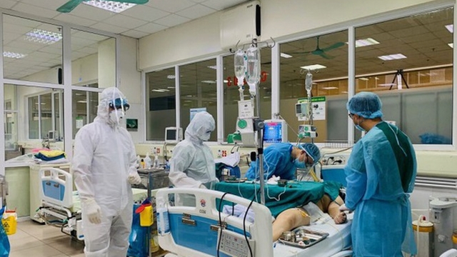 Hà Nội có 385 F0 nặng và nguy kịch