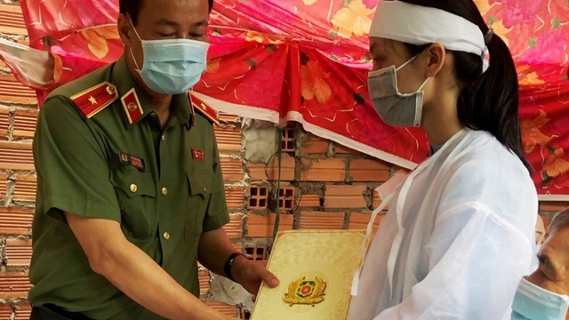 Thăng hàm trước hạn cho Đại úy công an hi sinh khi bắt “cát tặc” ở Bình Dương