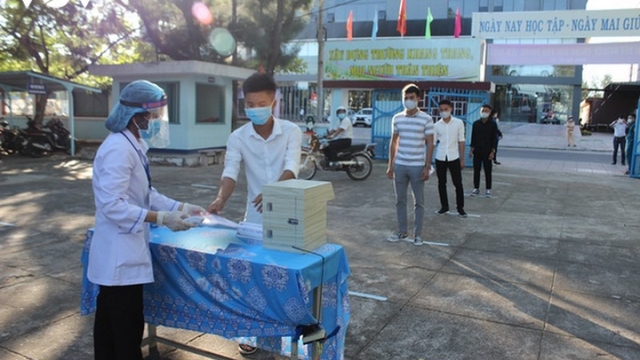 629 thí sinh các tỉnh miền Trung vắng trong buổi thi môn Ngữ văn