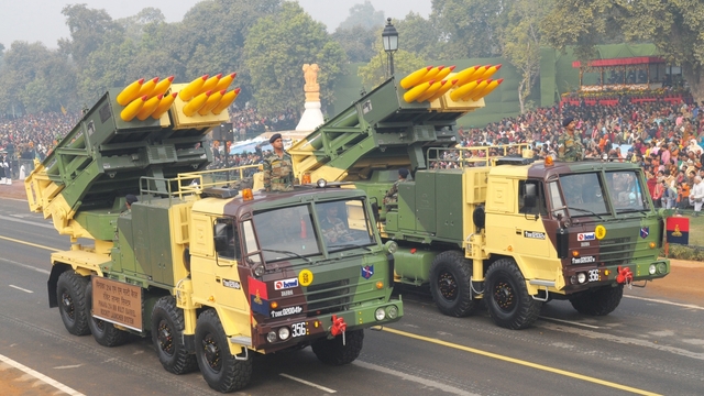 Ấn Độ mua 6 tổ hợp Pinaka triển khai dọc biên giới Trung Quốc