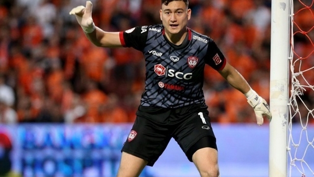 VIDEO: Đặng Văn Lâm cứu thua xuất thần trong ngày Thai League trở lại