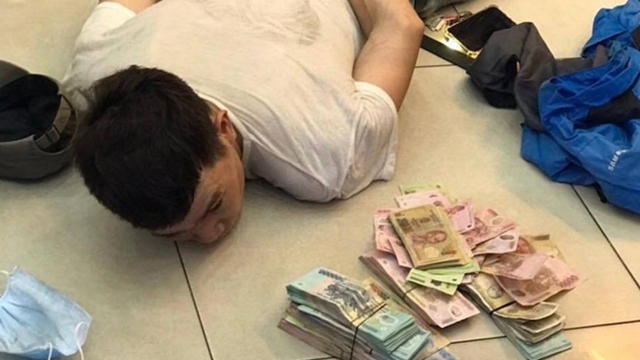 Khoét trần, đu dây trộm hơn 120 triệu đồng trong cửa hàng FPT