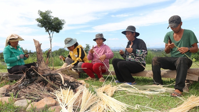 Người dân cả nước tiếp tục chung tay hỗ trợ đồng bào miền Trung