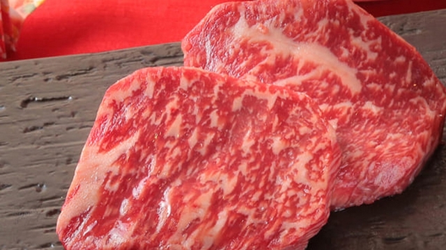Thịt bò thượng hạng Ozaki có gì đặc biệt mà giá cao ngất ngưởng?