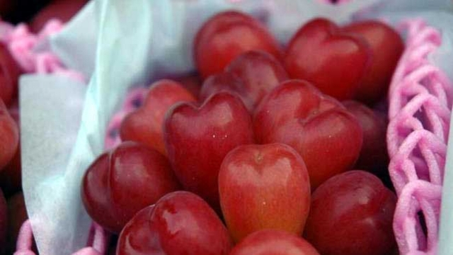 Nho Nhật hình trái tim giá 2,25 triệu đồng/kg có gì đặc biệt?