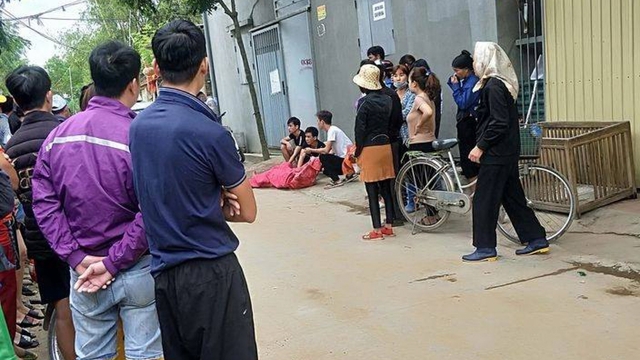 Nóng 24h: Gã đàn ông đâm 2 người thương vong do mâu thuẫn về tình cảm