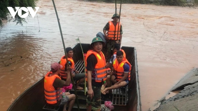 Các địa phương khẩn trương đối phó mưa lũ lớn gây nhiều thiệt hại về người và tài sản