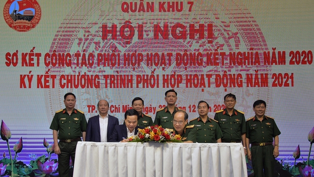 Quân khu 7 sơ kết hoạt động kết nghĩa với Đài Tiếng nói Việt Nam và các đơn vị khác