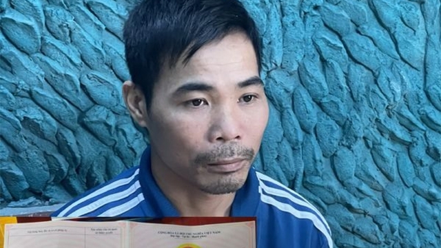 Bắt đối tượng đặt mua sổ đỏ giả để lừa bán bất động sản
