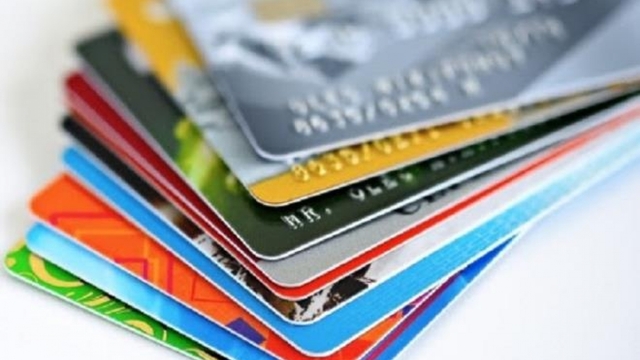 Thẻ chip sẽ thay thế thẻ ATM từ 31/3/2021