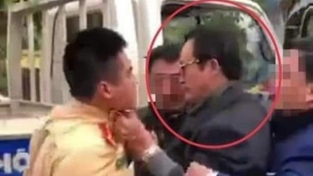 Chi cục trưởng say xỉn, thẳng tay tát CSGT bị phạt gần 40 triệu đồng