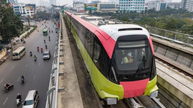 Đoàn tàu Nhổn-ga Hà Nội "bất ngờ" lăn bánh quãng đường 10km trên cao