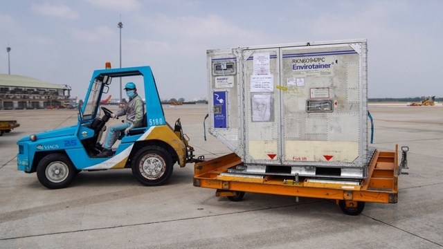 In photos: First batch of AstraZeneca vaccine arrives in Vietnam