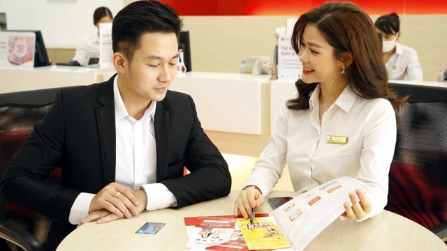 Ngân hàng “ăn nên làm ra” khi doanh nghiệp còn khó khăn