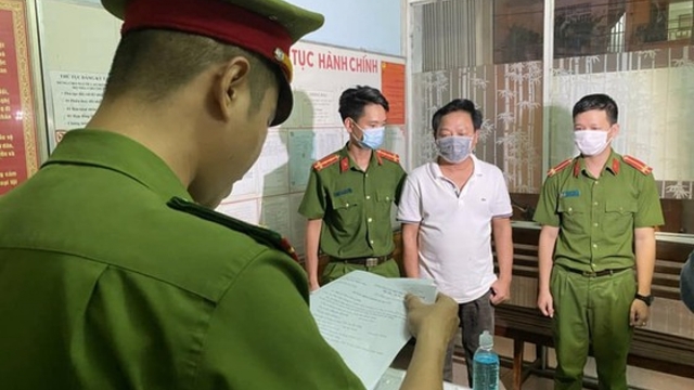 Truy tố chủ doanh nghiệp đánh đập, buộc người khác viết giấy nợ 122 tỷ đồng