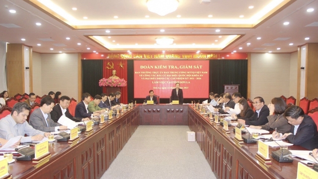 Giám sát, kiểm tra công tác chuẩn bị bầu cử tại Sơn La