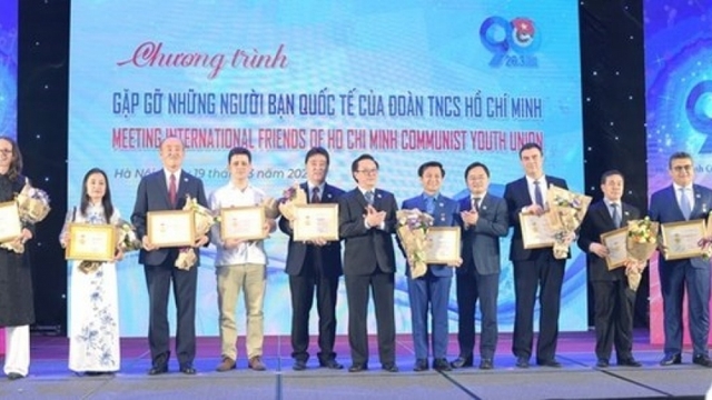 HCYU honours foreigners for contributions to youth-related affairs