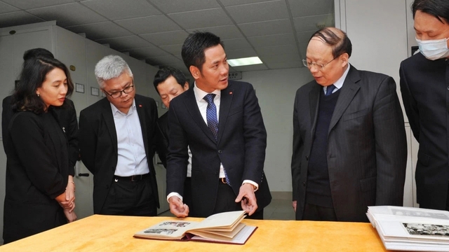 Tổ chức hoạt động “Đi theo dấu chân Chủ tịch Hồ Chí Minh” tại Giang Tô, Trung Quốc