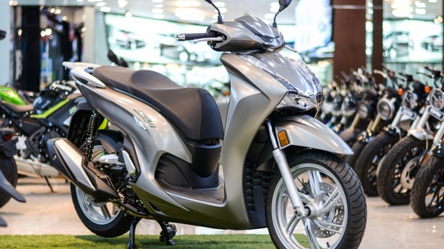 Cận cảnh Honda SH 350i tại Việt Nam
