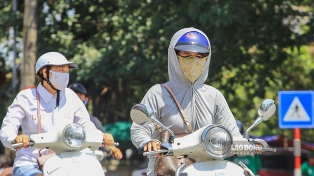 Heat wave intensifies before a cold spell hits