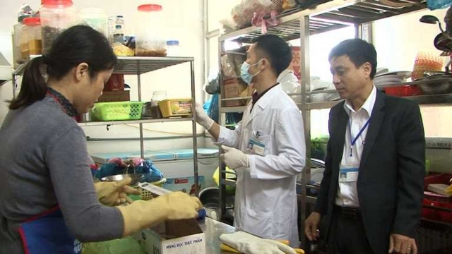 Xử lý nghiêm hàng quán không đảm bảo ATTP và phòng dịch