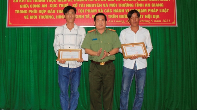 An Giang khen thưởng kịp thời người dân tố giác người nhập cảnh trái phép