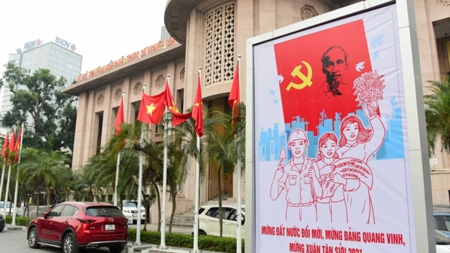 "Chúng ta không ghép định hướng XHCN vào kinh tế thị trường một cách khiên cưỡng"