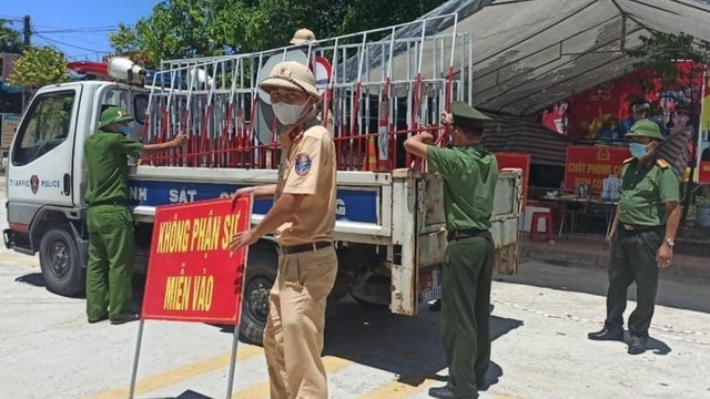 Dỡ bỏ cách ly y tế tại thành phố Hà Tĩnh, chuyển sang giãn cách theo Chỉ thị 15