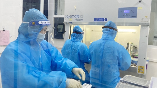 1 gia đình ở Hà Tĩnh có 5 thành viên mắc COVID-19