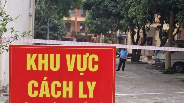 Tiếp xúc F0, chủ tịch và trưởng công an thị trấn ở Hà Nội phải đi cách ly