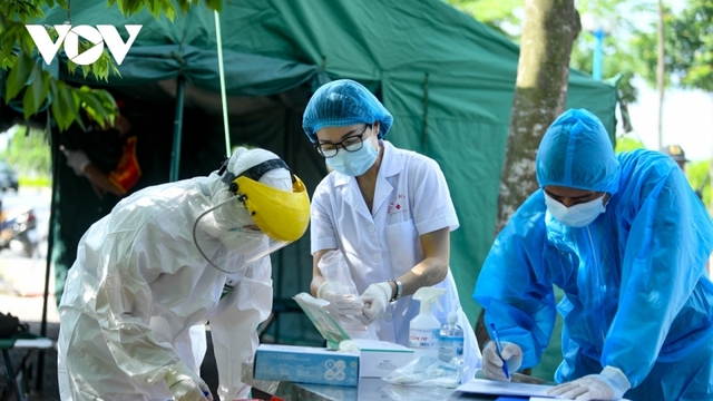 Việt Nam phát hiện 2.472 ca mắc COVID-19 mới, riêng TP HCM 1.756 ca