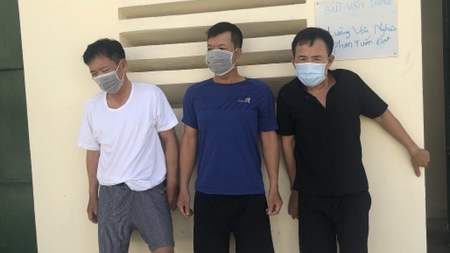 Bắt giữ ổ nhóm giả danh công an, dàn cảnh trộm đồ trong xe