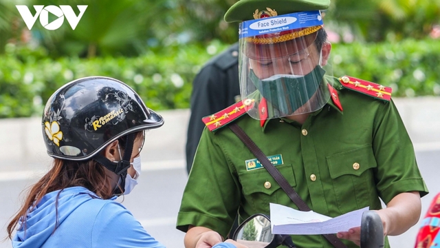 Ảnh: 6 tổ "cơ động mạnh" ở Hà Nội xử lý hàng loạt trường hợp vi phạm