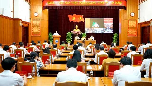 Quán triệt Nghị quyết trực tuyến, một ngày nhanh hơn cả năm