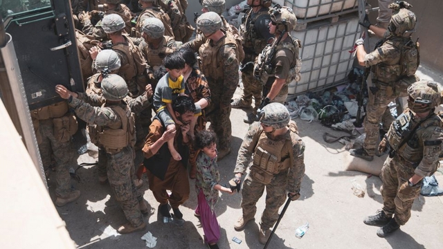 Không dễ nuốt trôi thất bại ở Afghanistan, phương Tây sẽ đối phó Taliban ra sao?