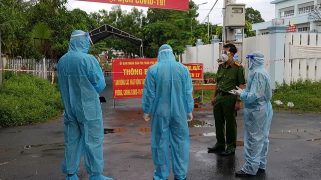 Công an An Giang thực hiện lời hứa dập dịch tại An Phú và Phú Tân