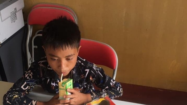 Tìm thấy bé trai sau 3 ngày đi lạc trong rừng ở Sơn La