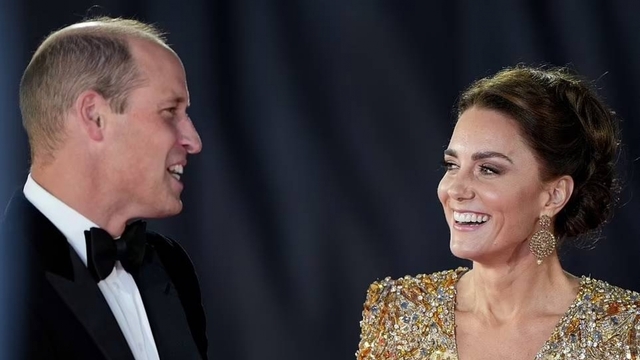 Công nương Kate sánh đôi cùng Hoàng tử William dự công chiếu bom tấn James Bond
