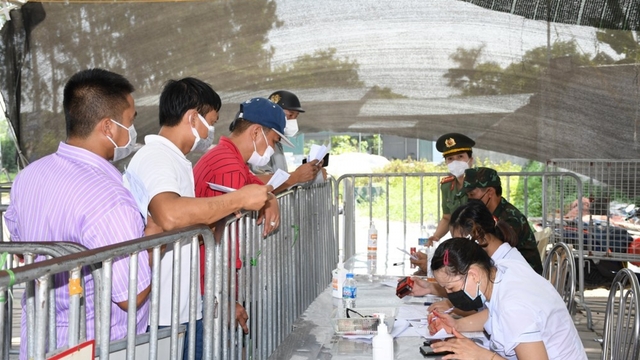 Phạt 5 triệu đồng đối tượng khai báo gian dối để "thông chốt"