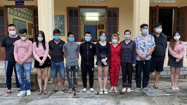 12 người sử dụng ma túy trong quán karaoke