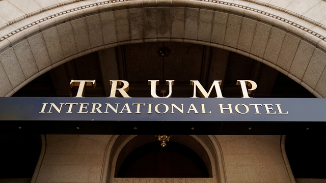 Tổ chức Trump đạt được thỏa thuận 375 triệu USD bán khách sạn ở Washington DC