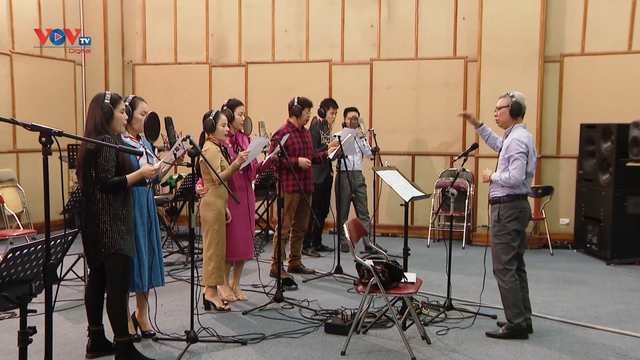 Chuẩn bị đêm công diễn và trao giải cuộc thi "Hát lên Việt Nam - Let's sing Viet Nam"