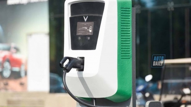 VinFast partners with French firm in developing vehicle charging stations